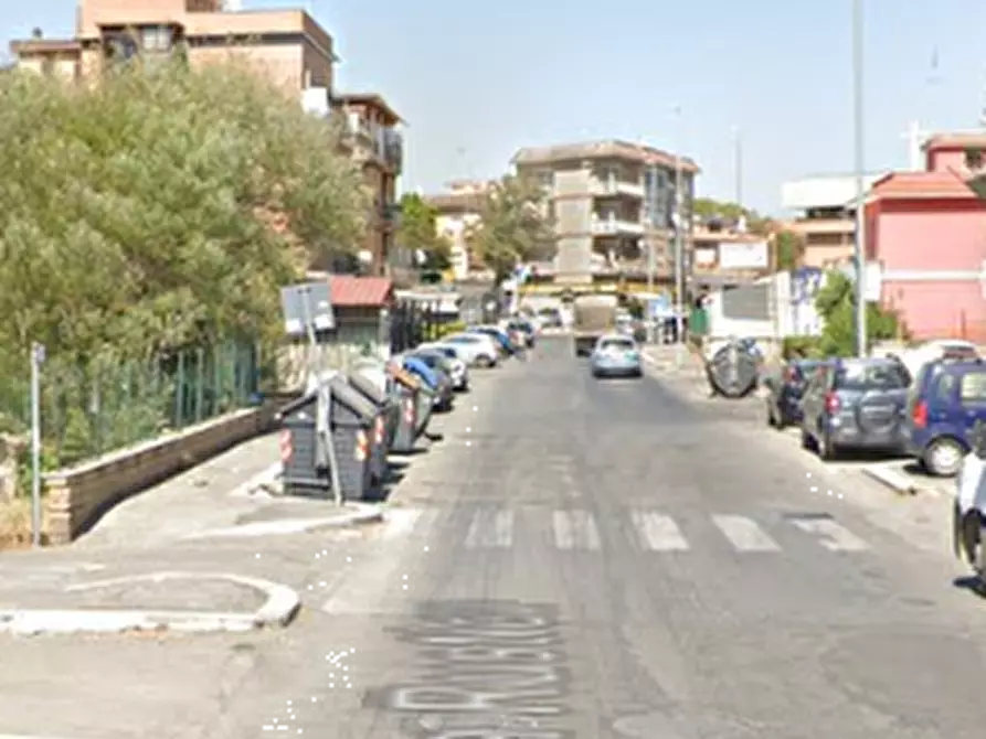 locale commerciale in vendita a Roma