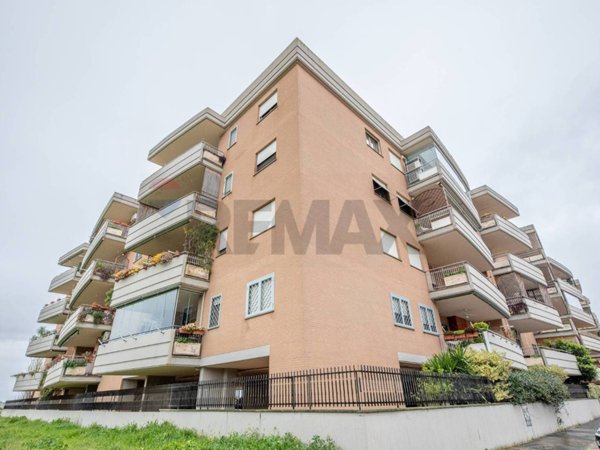 appartamento in vendita a Roma in zona Ponte di Nona