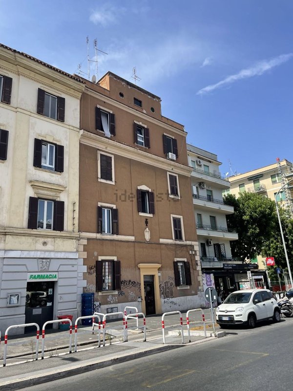 appartamento in vendita a Roma in zona Cinecittà