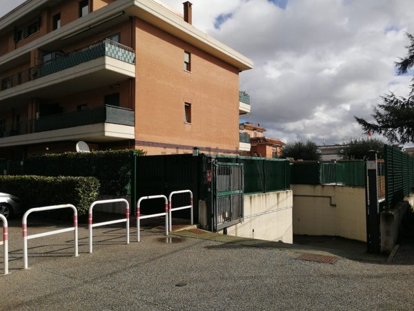 locale di sgombero in vendita a Roma