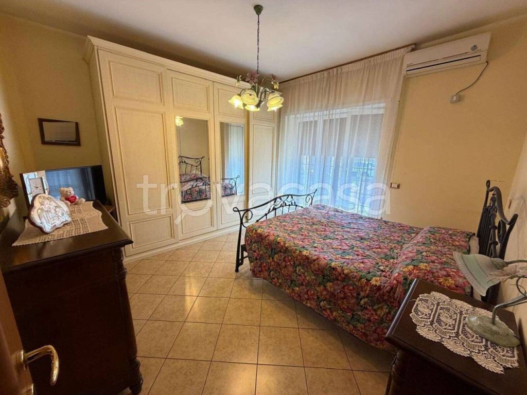 appartamento in vendita a Roma in zona Colle del Sole