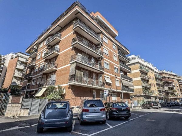 appartamento in vendita a Roma in zona Ostia