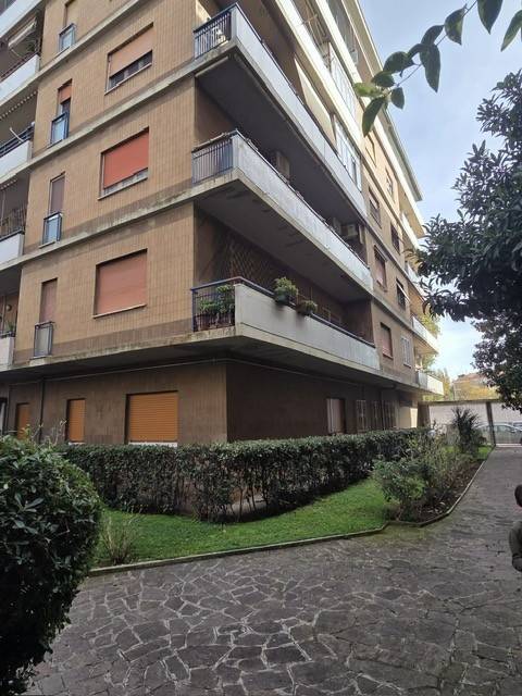 appartamento in vendita a Roma in zona Ostia