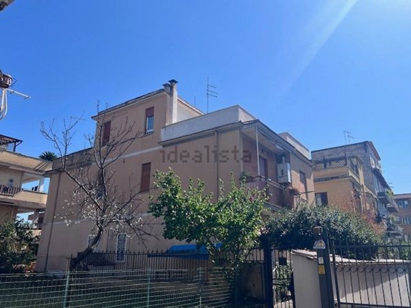appartamento in vendita a Roma in zona Tor Bella Monaca