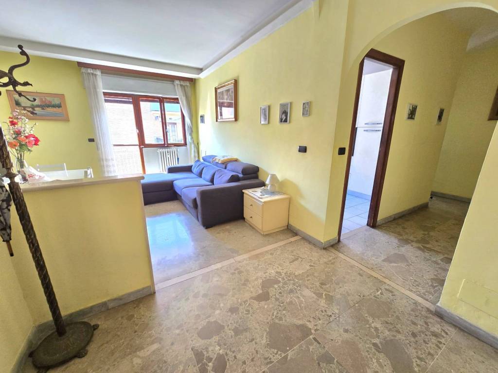 appartamento in vendita a Roma in zona Cinecittà