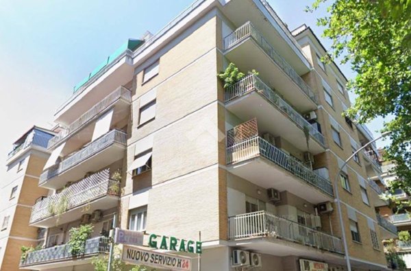 appartamento in vendita a Roma in zona Appio Claudio