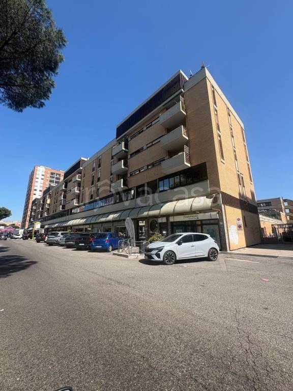 appartamento in vendita a Roma in zona Ostiense