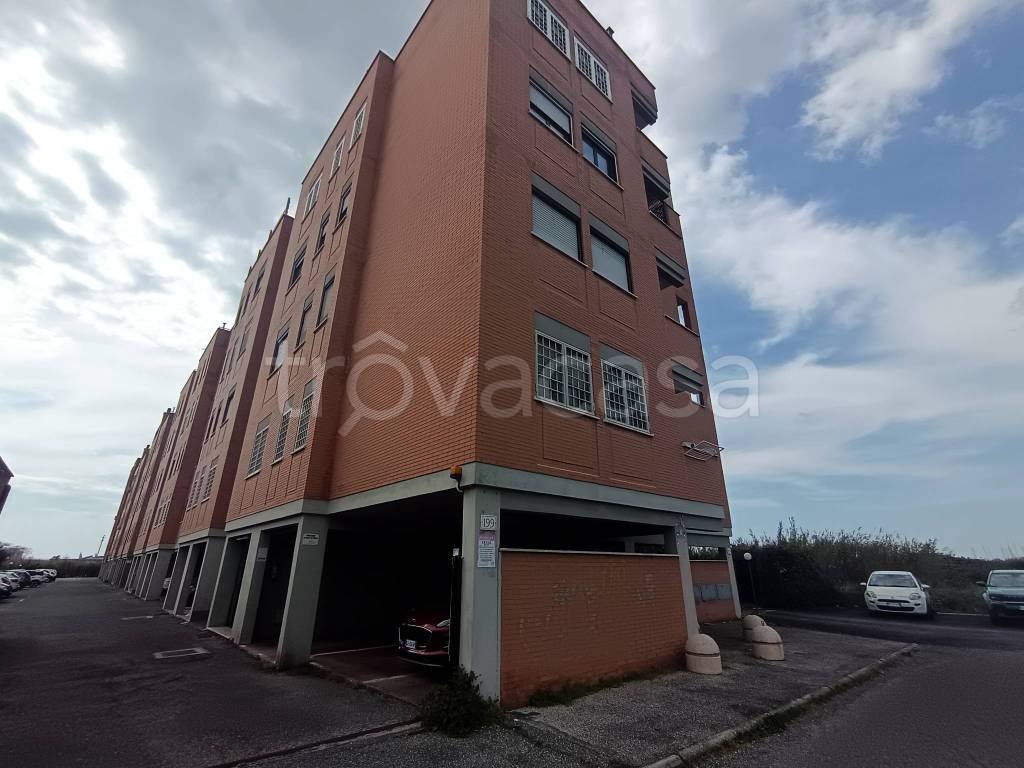 appartamento in vendita a Roma in zona Ostia