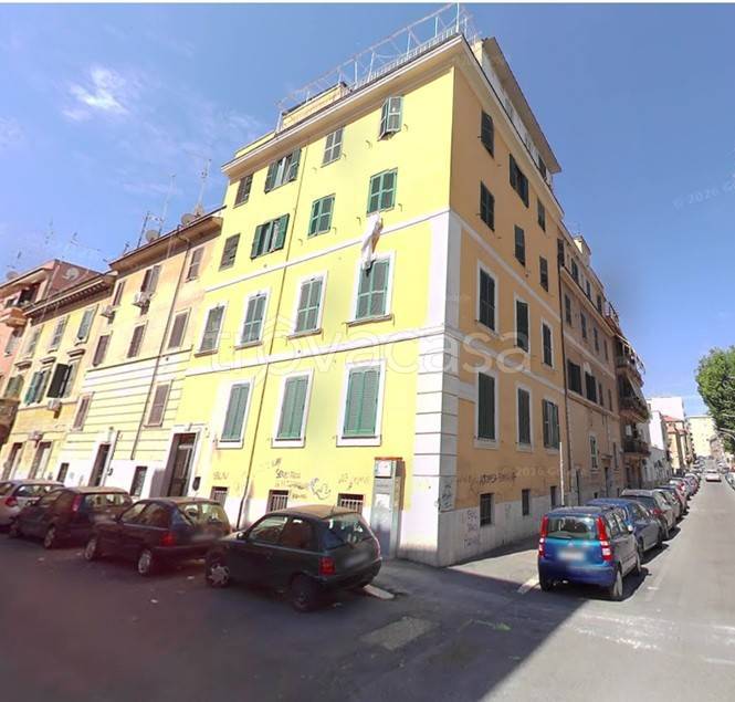 appartamento in vendita a Roma in zona Tuscolano