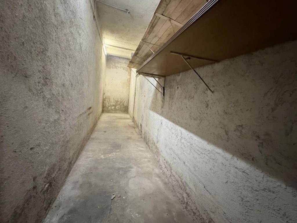 locale commerciale in vendita a Roma in zona Collatino