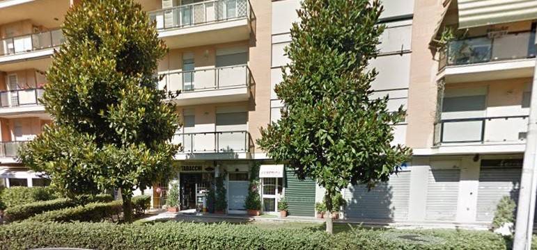 negozio in vendita a Roma in zona Labaro