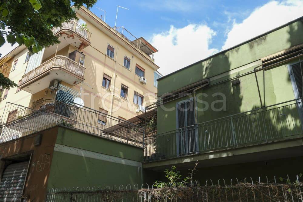 appartamento in vendita a Roma in zona Portuense