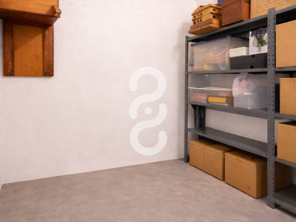 locale commerciale in vendita a Roma in zona Portuense