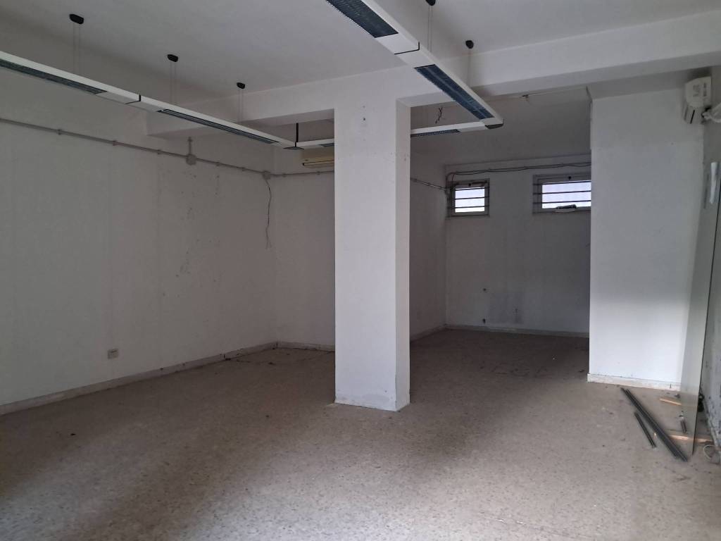 negozio in vendita a Roma in zona Labaro