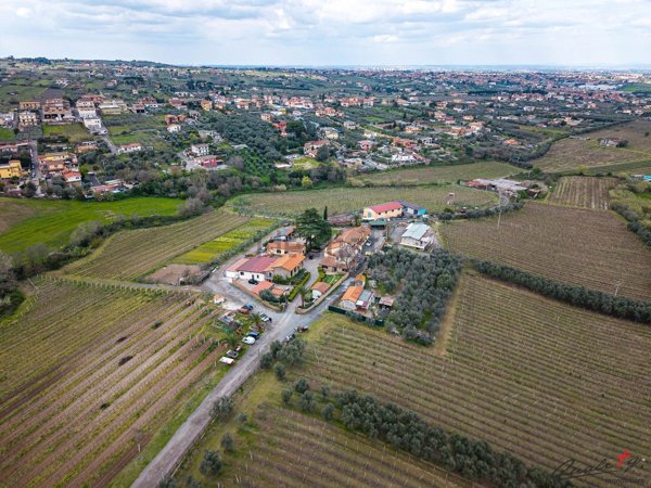 casale in vendita a Roma in zona Finocchio