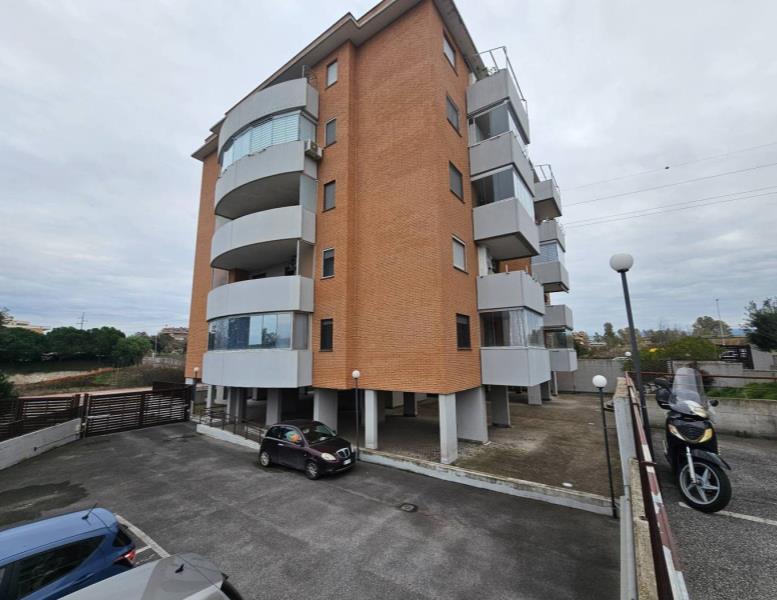 appartamento in vendita a Roma in zona Ponte di Nona