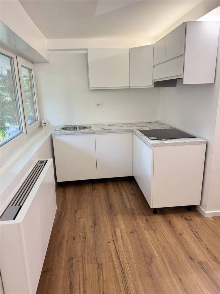 appartamento in vendita a Roma in zona Ardeatino