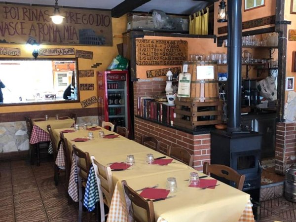 negozio in vendita a Roma in zona Acilia