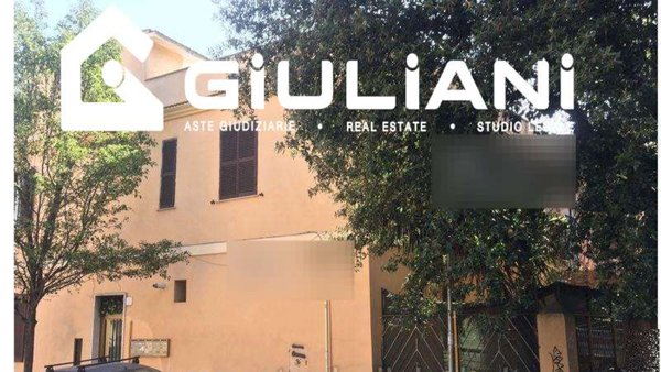 appartamento in vendita a Roma in zona Tuscolano