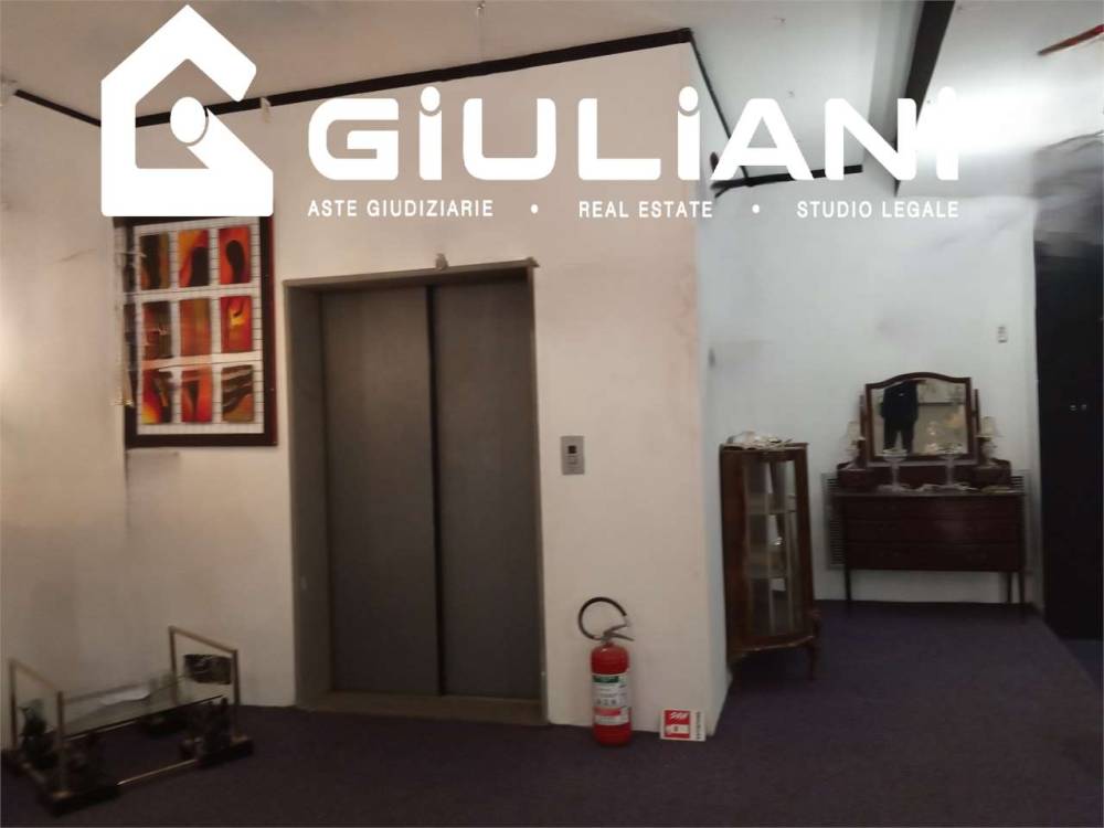 negozio in vendita a Roma in zona Osteria del Curato