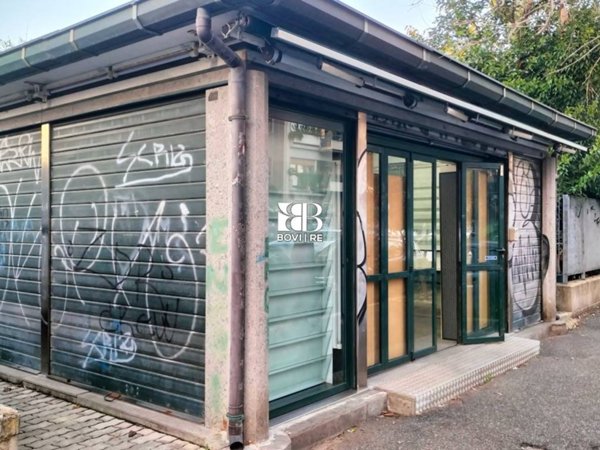 negozio in vendita a Roma in zona Ardeatino
