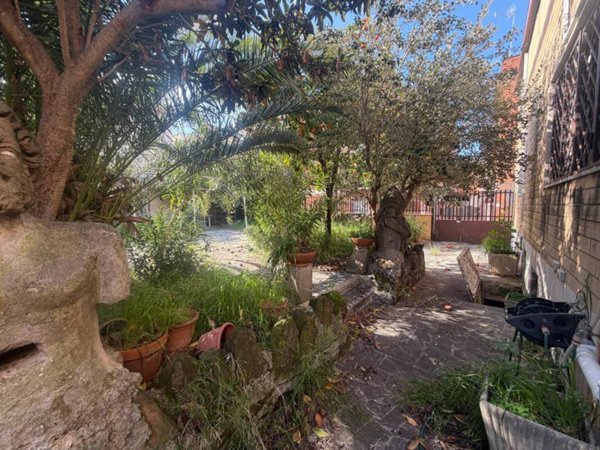casa indipendente in vendita a Roma in zona Tor Vergata/Torrenova