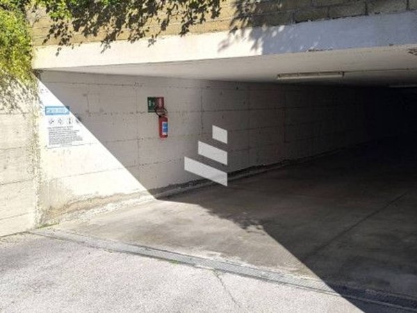 negozio in vendita a Roma in zona Ostiense