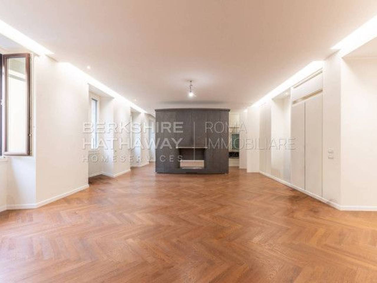 appartamento in vendita a Roma in zona Parione/Sant'Eustachio