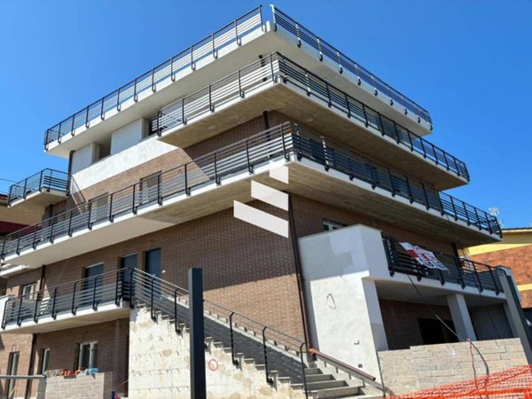 appartamento in vendita a Roma in zona Casal Morena