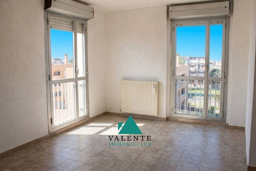 appartamento in vendita a Roma in zona Torre Gaia