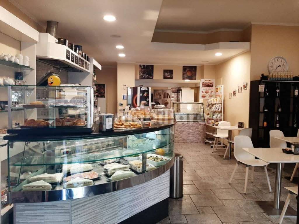 negozio in vendita a Roma in zona Trieste
