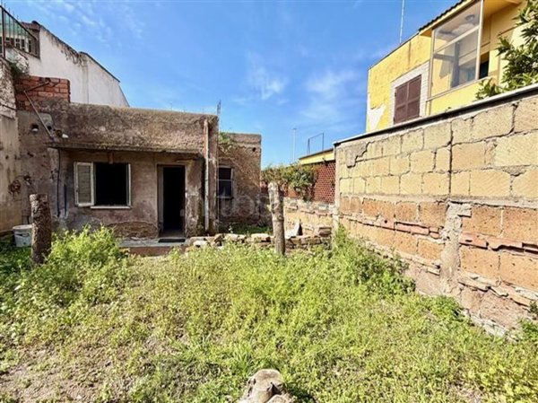 appartamento in vendita a Roma in zona Osteria del Curato