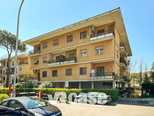 appartamento in vendita a Roma in zona Spinaceto