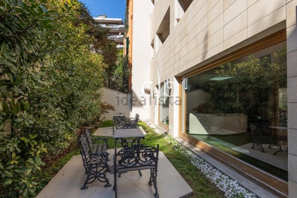 esavano in vendita a Roma in zona Gianicolense