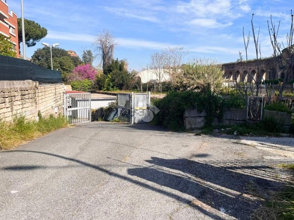 casa indipendente in vendita a Roma in zona Tuscolano