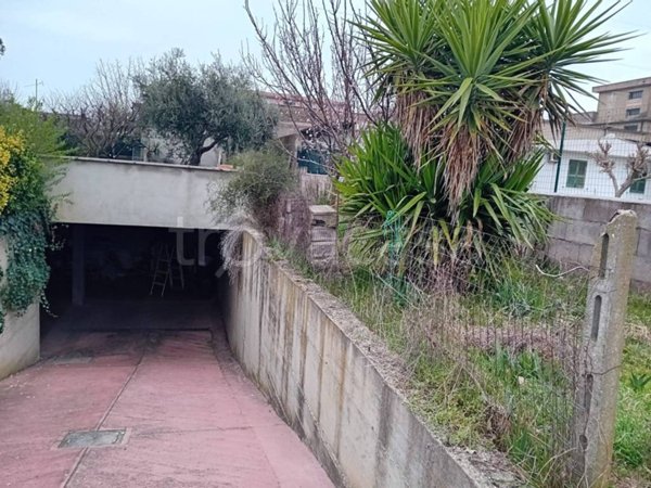 locale di sgombero in vendita a Roma in zona Prenestino-Centocelle