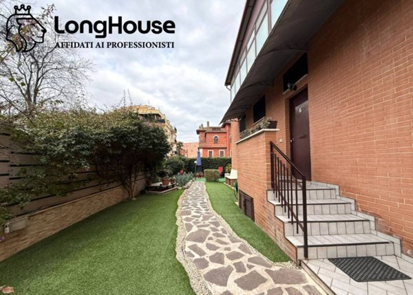 casa indipendente in vendita a Roma in zona Torre Maura