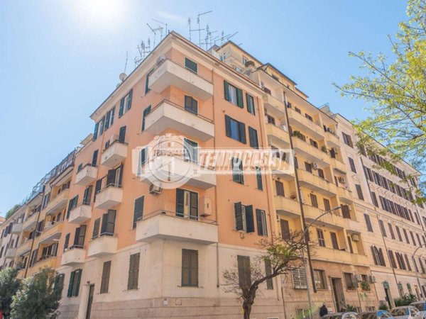 appartamento in vendita a Roma in zona Appio Latino