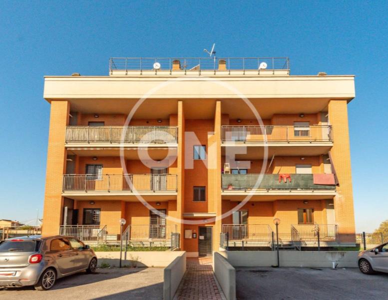 appartamento in vendita a Roma in zona Lunghezza