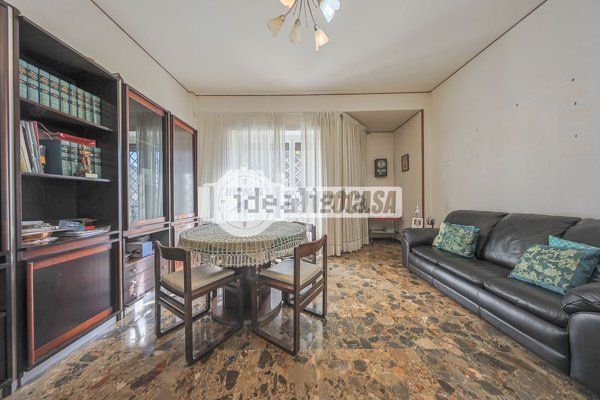 appartamento in vendita a Roma in zona Torre Spaccata