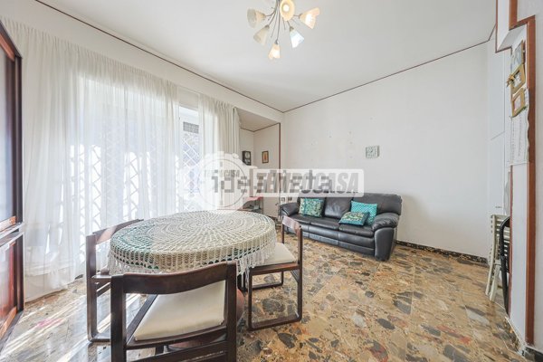 appartamento in vendita a Roma in zona Torre Spaccata