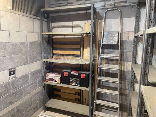 locale di sgombero in vendita a Roma in zona Prenestino-Centocelle