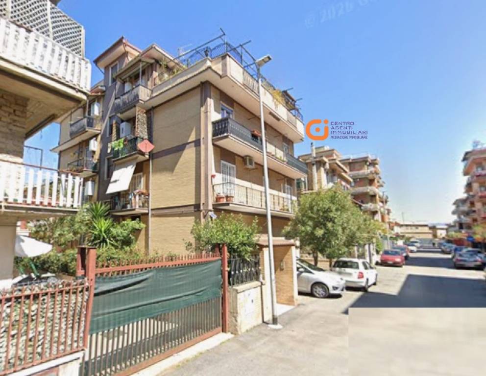 appartamento in vendita a Roma in zona Torre Angela