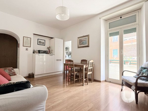 appartamento in vendita a Roma in zona Tuscolano