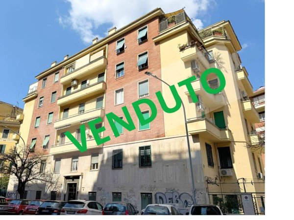 appartamento in vendita a Roma in zona Tuscolano