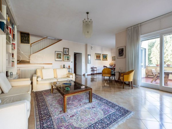 casa indipendente in vendita a Roma in zona Casal Palocco