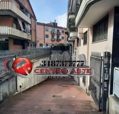 locale di sgombero in vendita a Roma in zona Borghesiana