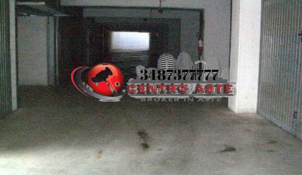 ufficio in vendita a Roma in zona Finocchio