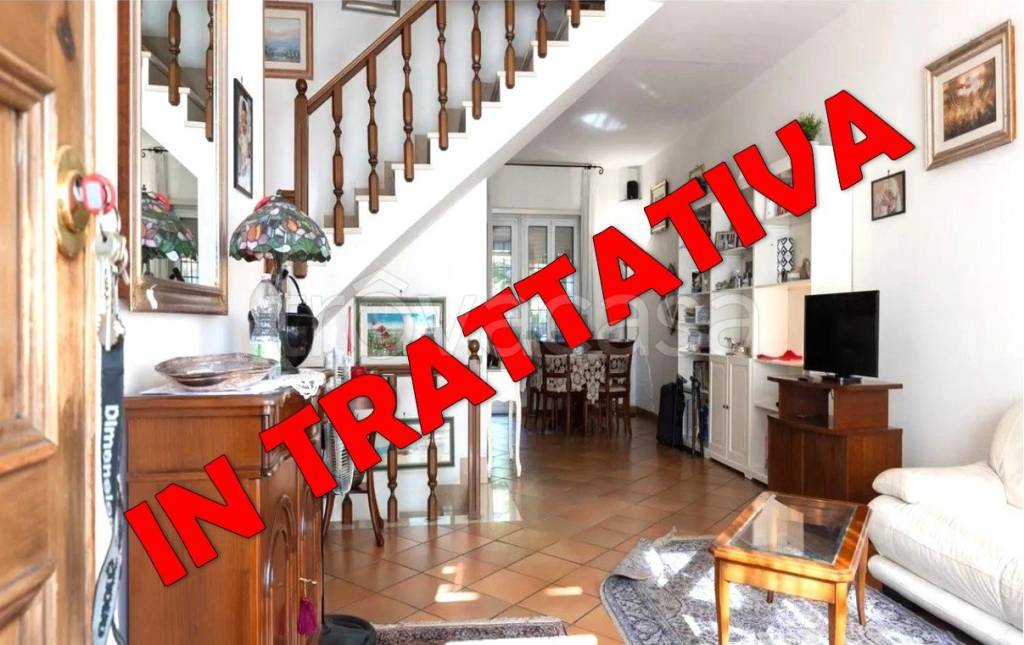 casa indipendente in vendita a Roma in zona Casal Palocco