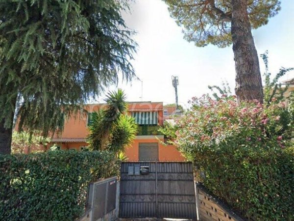 casa indipendente in vendita a Roma in zona Torre Gaia